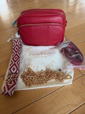 Pom Pom London Original Plus Bag in Crimson Red & Accessories